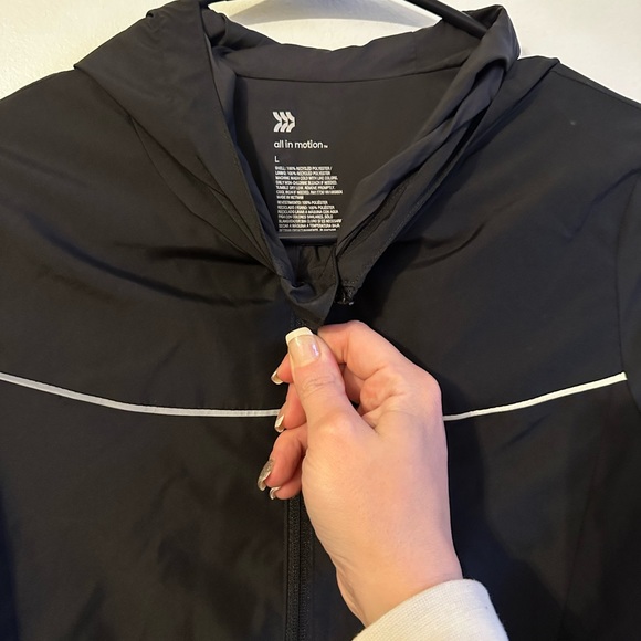 All In Motion Jacket- Reflective - Picture 4 of 4